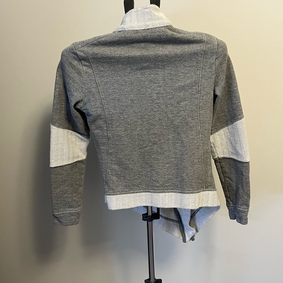 PUMA asymmetrical zip-up sweater - Picture 2 of 3